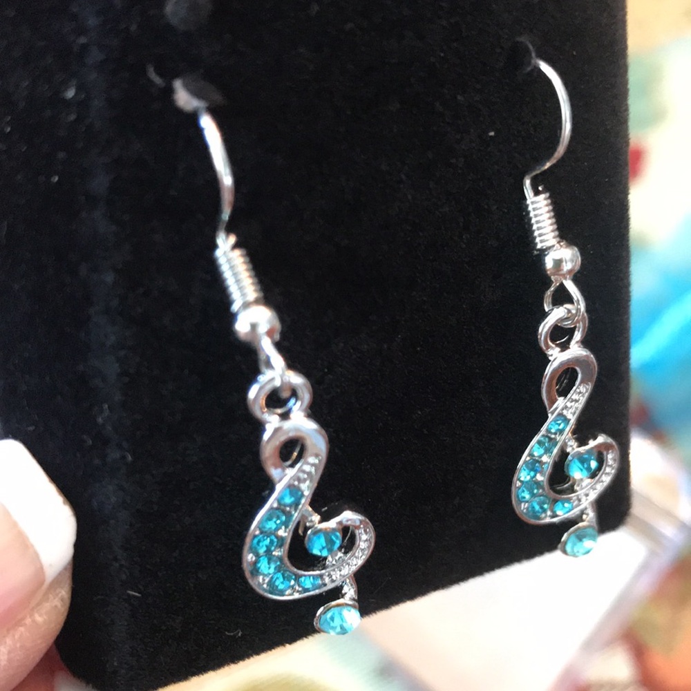 Crystal earrings MUSIC